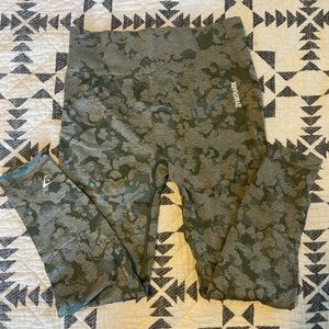 Gymshark Adapt Camo Seamless Leggings - Green - Womens XXL